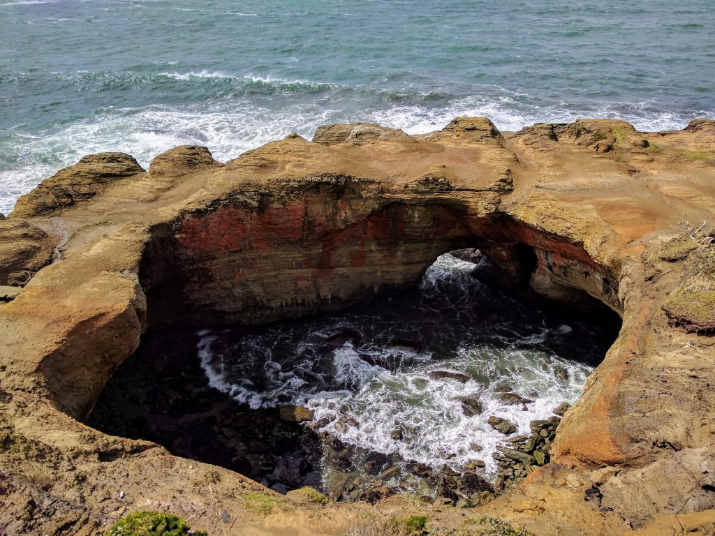 Devils Punchbowl Arch, Otter Rock