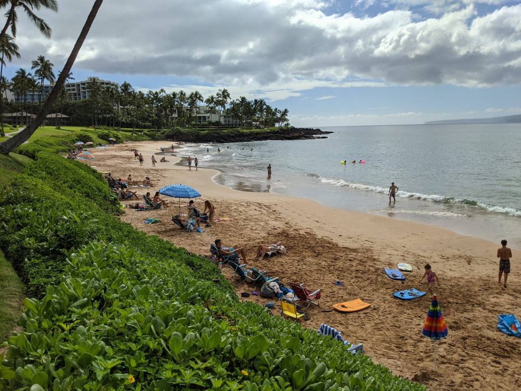 Almost 12 am, people keep coming up. Ulua beach, Maui