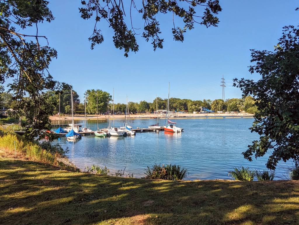 Free beach at Gifiz lake