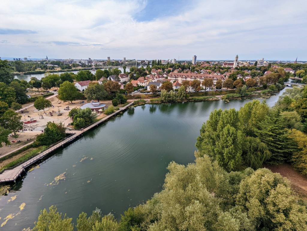 The tower is open year-round (except when it's icy weather) and free