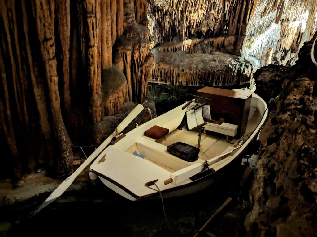 It was a short (maybe 15 mintuts live performance) but a mesmerising experience