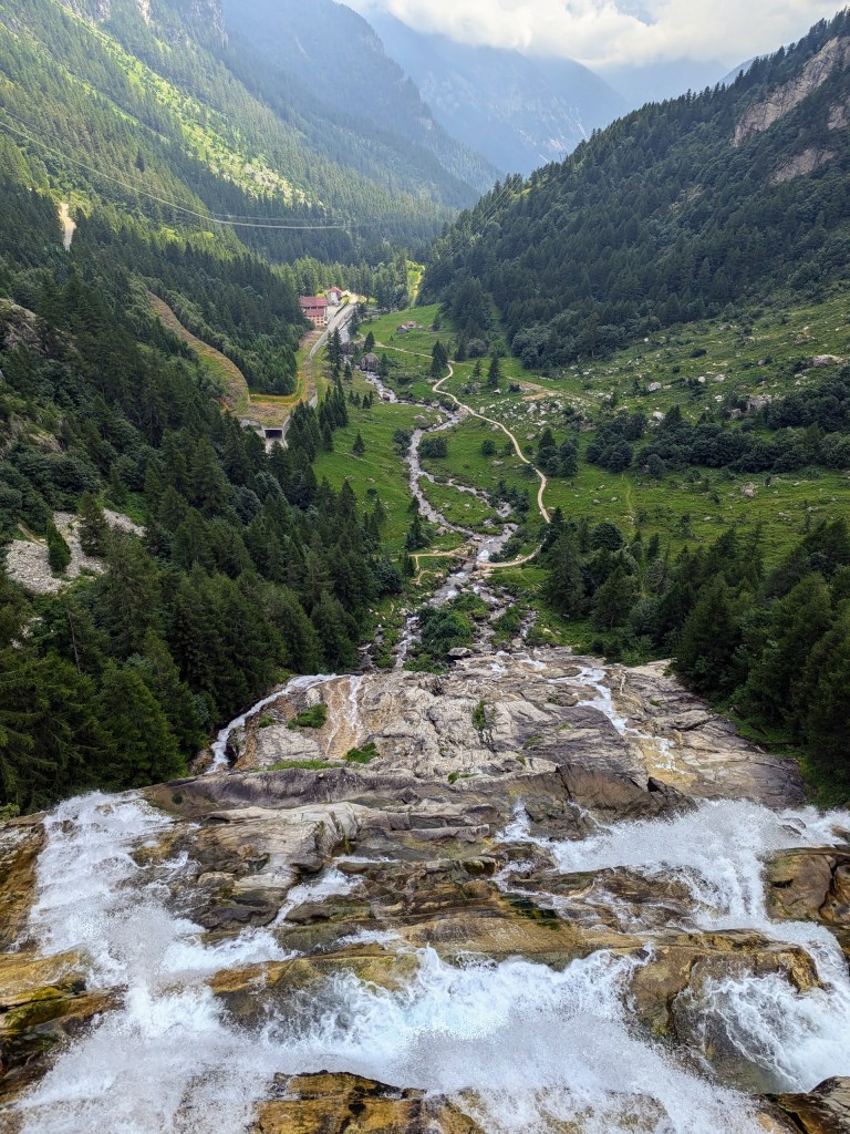 Must see places in Italy: one of the tallest waterfalls, Toce