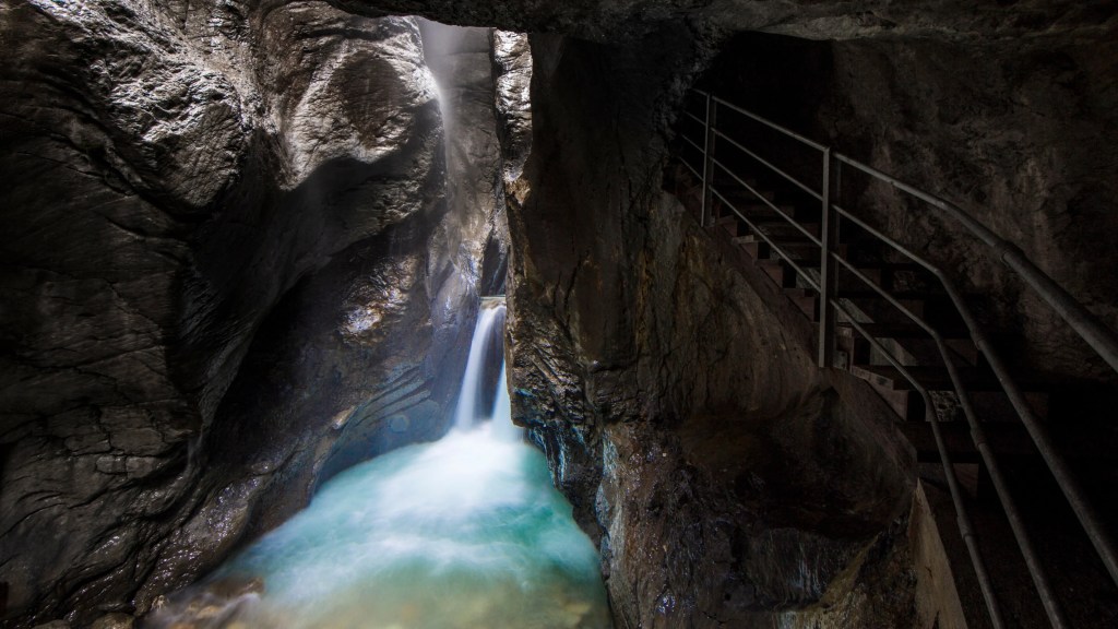 trail inside the Gorge of the glacier Rosenlaui
