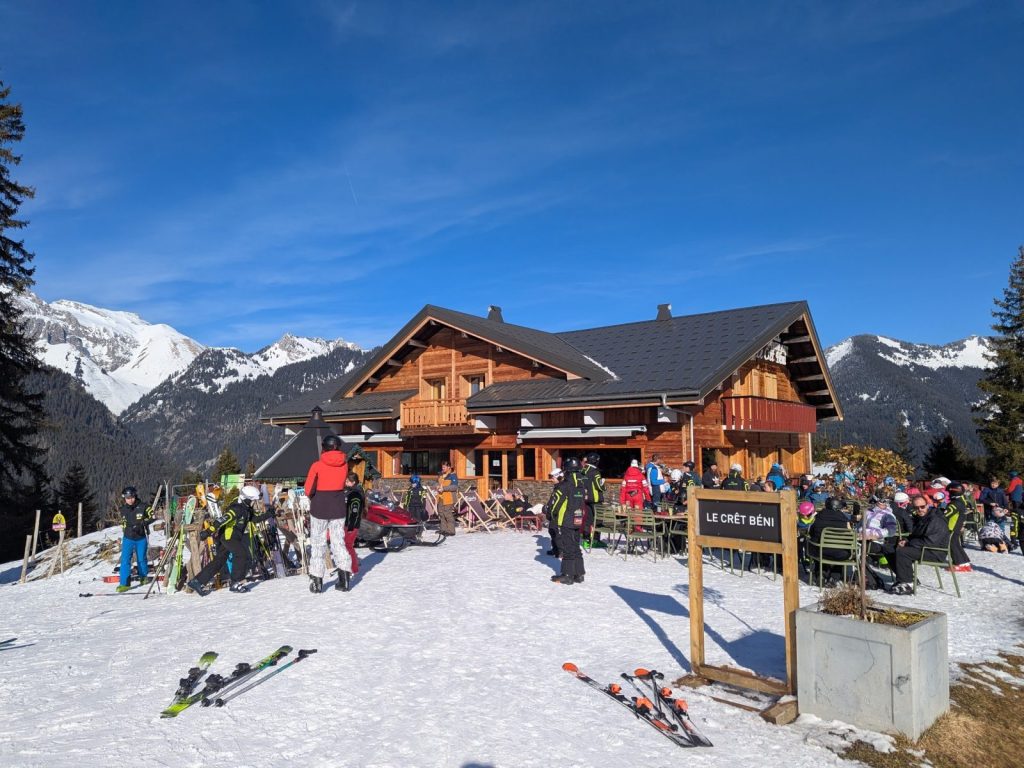 Lodge at the upper part of the Crêt-Béni ski lift